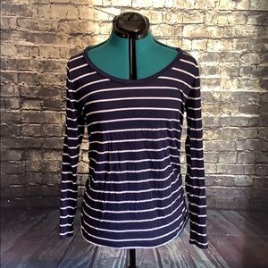 Liz Lange Maternity long sleeve shirt